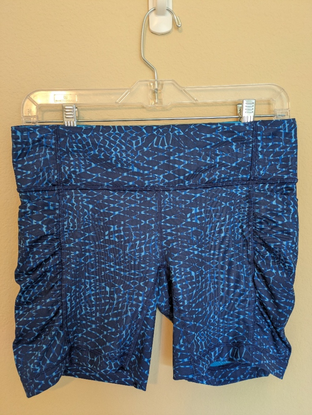 Lululemon Speed Track Short Samba Snake Kayak Blue Hero Blue
